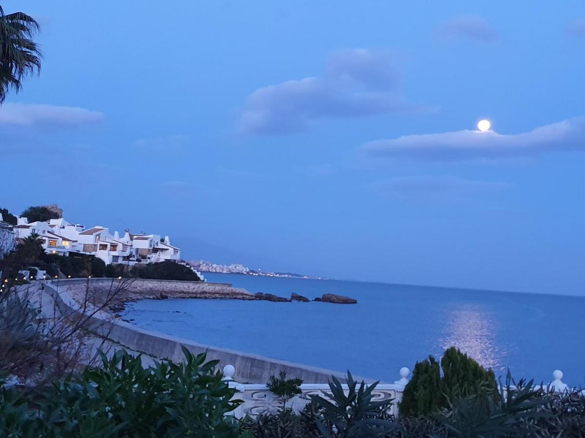 Beach-Front Bahia Dorada Estepona Exterior photo