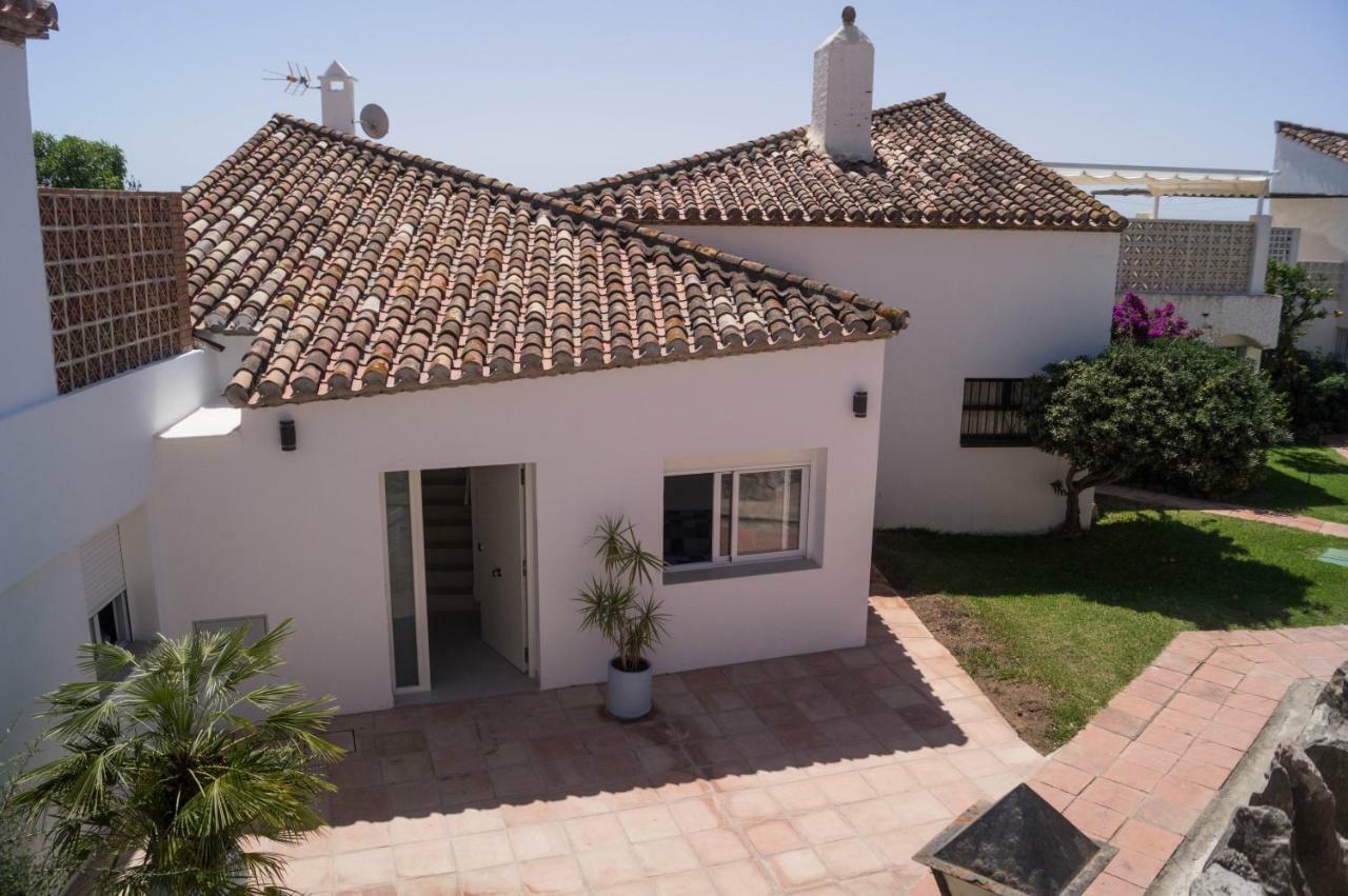 Beach-Front Bahia Dorada Estepona Exterior photo